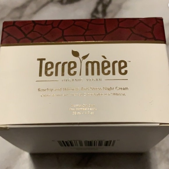 🌺🌹💆♀️Terre Mere Rosehip and hibiscus anti stress night cream 🌛🌹🧘♀️🪷 - Picture 2 of 9